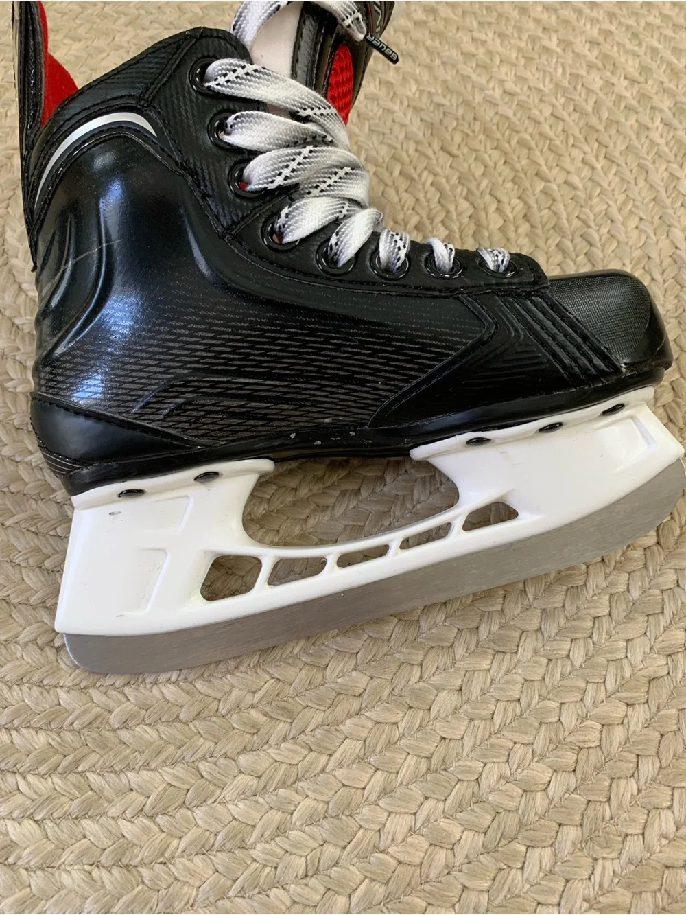 Bauer Vapor Black and Red Youth Ice Skates